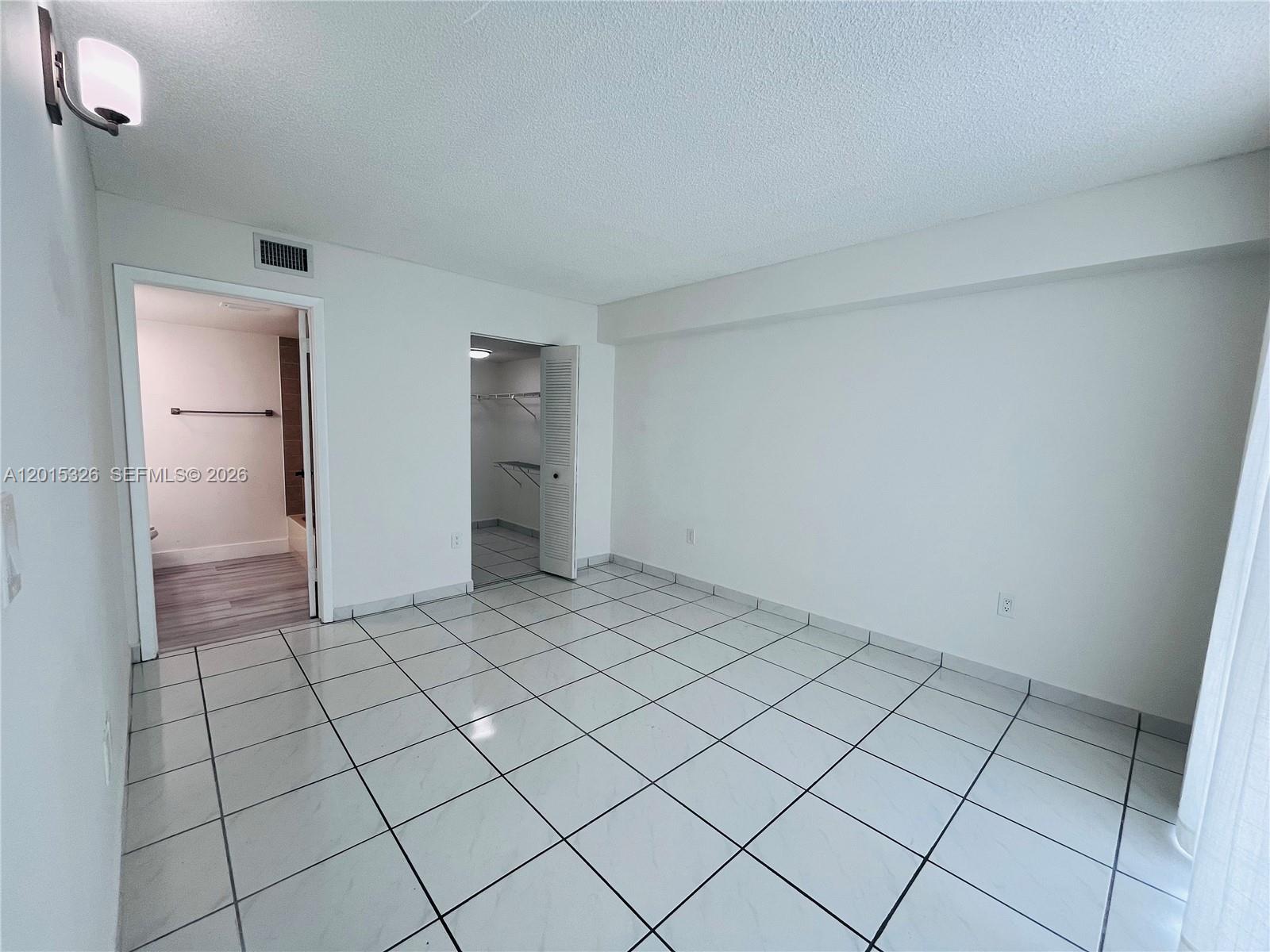 INTERNATIONAL TOWERS COND - Residential Lease