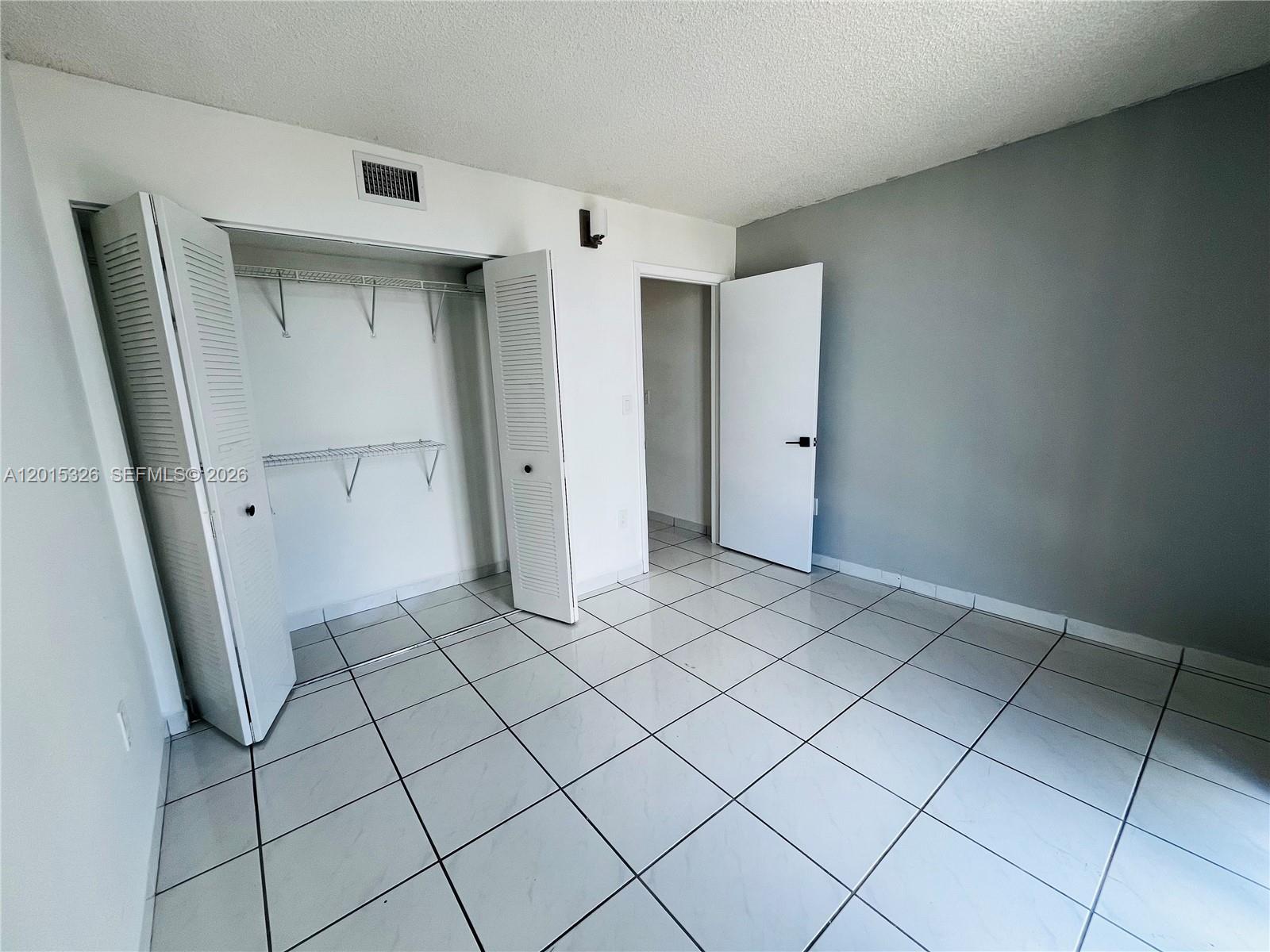 INTERNATIONAL TOWERS COND - Residential Lease