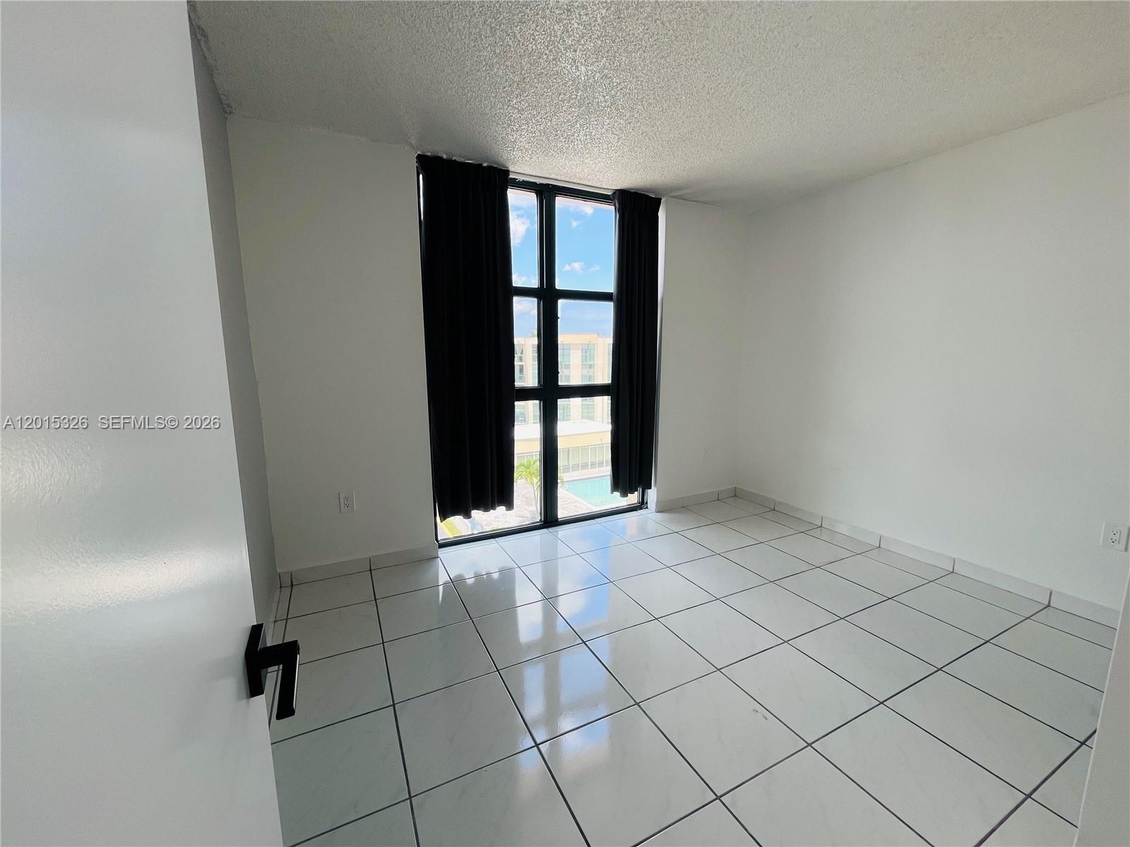 INTERNATIONAL TOWERS COND - Residential Lease