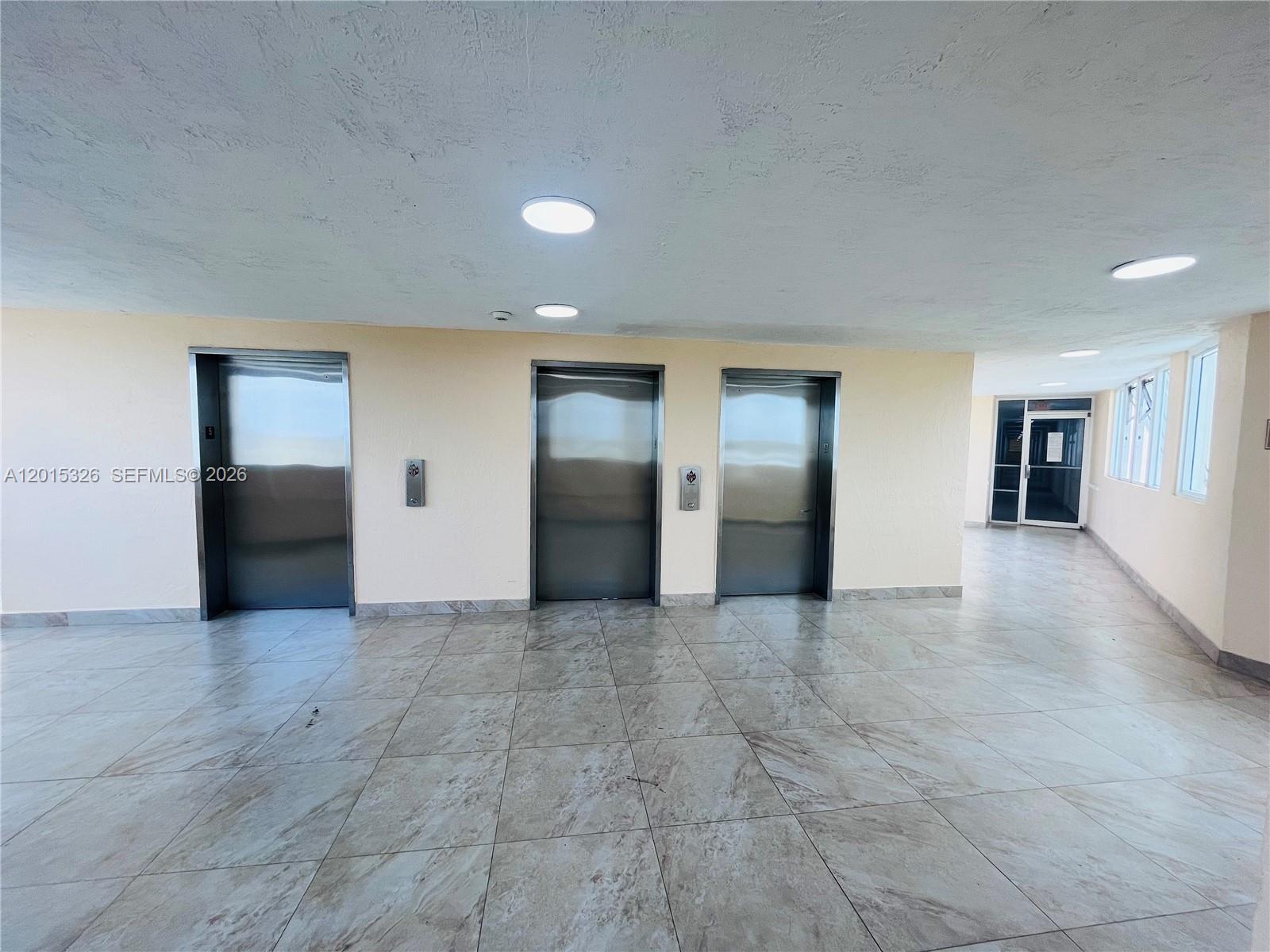 INTERNATIONAL TOWERS COND - Residential Lease
