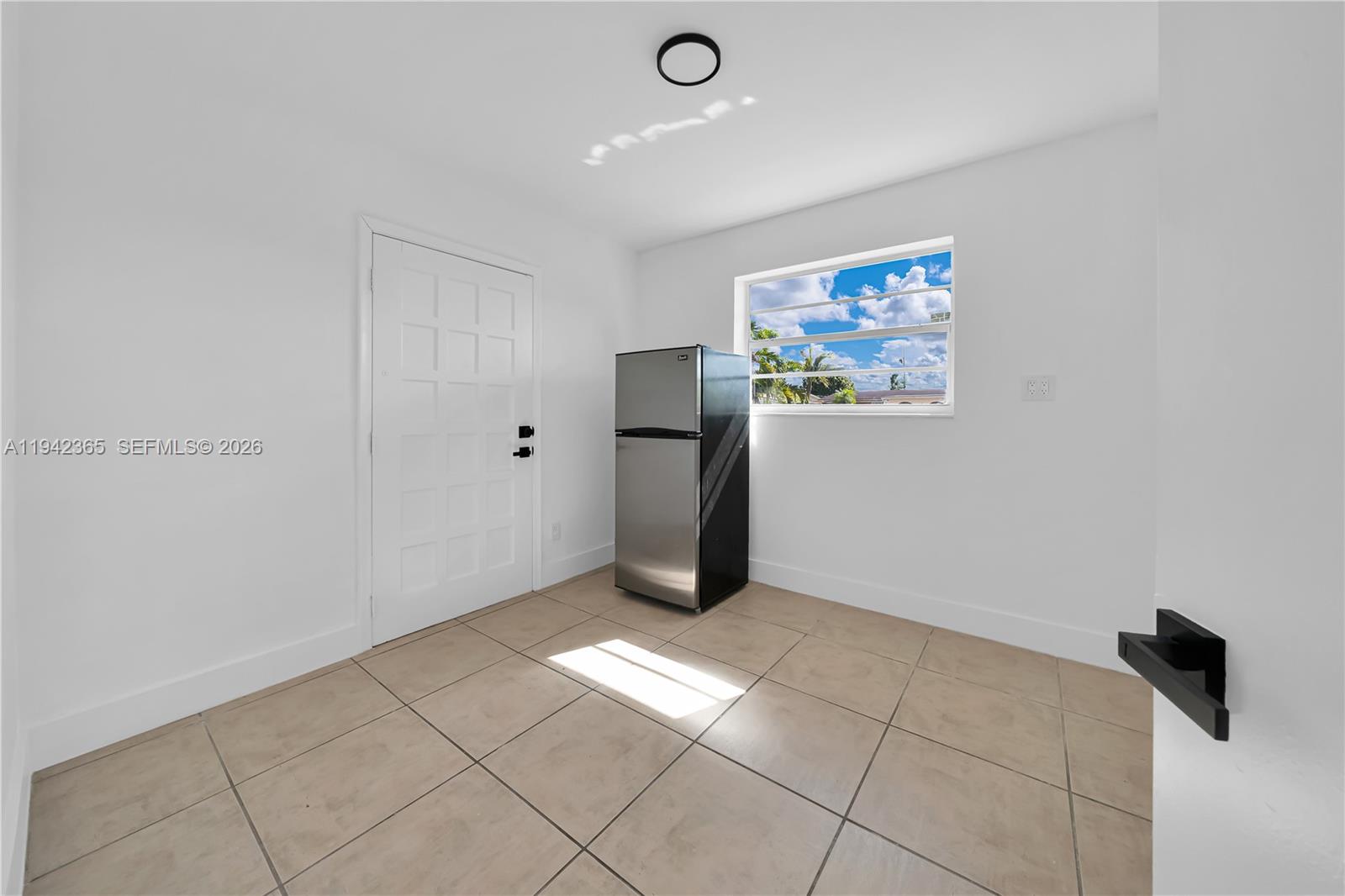 FONTAINEBLEAU GARDENS 1ST - Residential