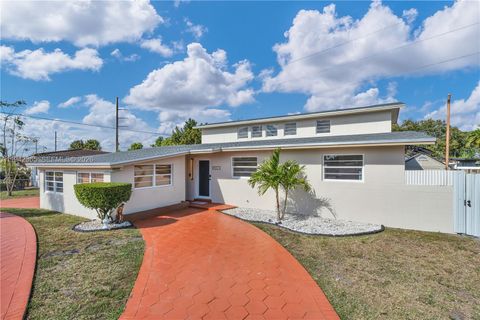 8241 SW 12th Ter Miami FL 33144