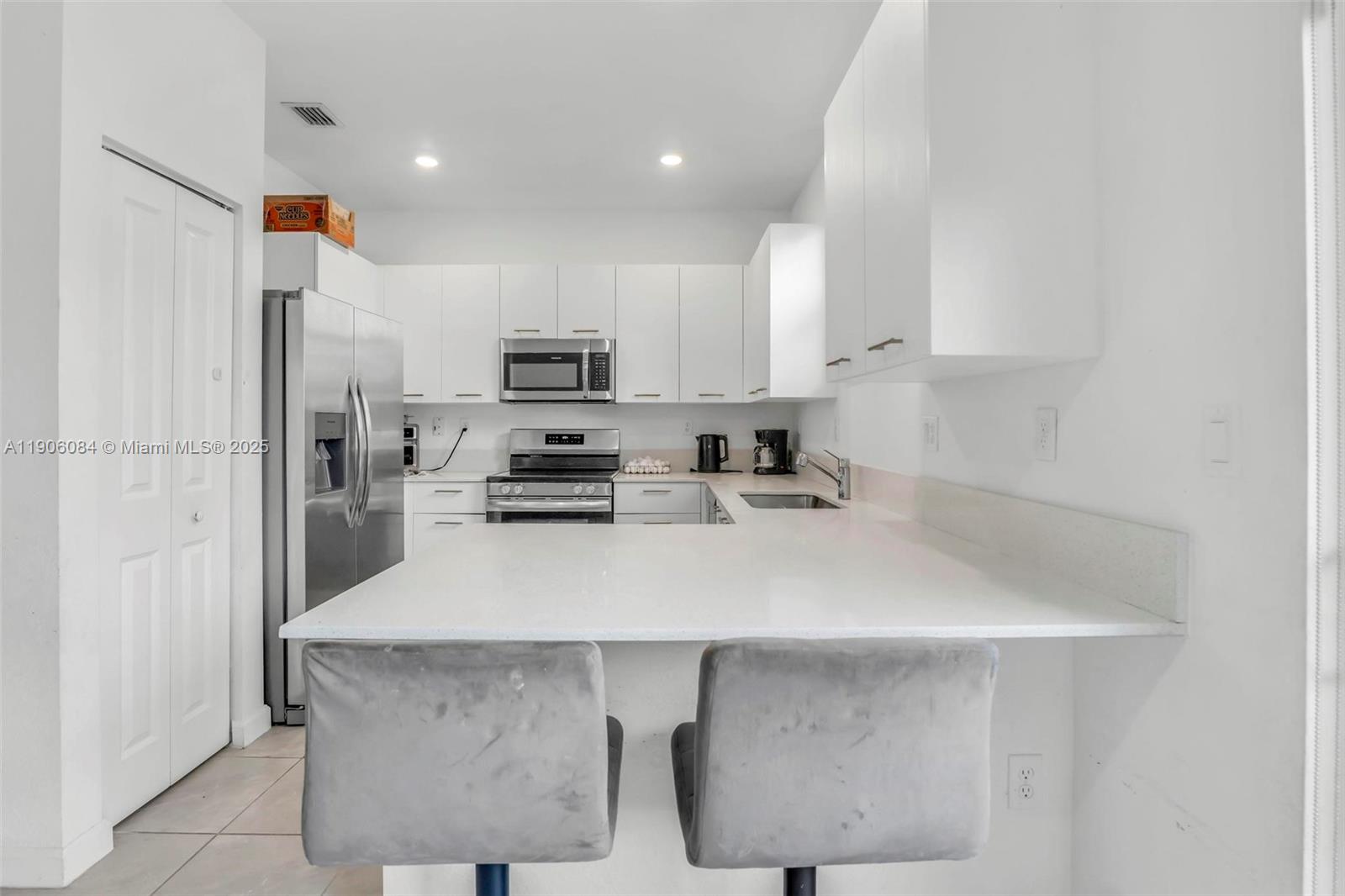 GOLF PARK SEC 1 - Residential Lease