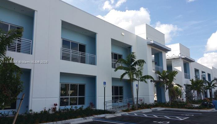 Great Location in the city of Doral, Corner Unit Commercial Office on the first floor at Riviera Point Business Center featuring 2 private offices with open space that can be divided with total of 976 sqft. Ample parking spaces. Close to 836 Dolphin Expressway...