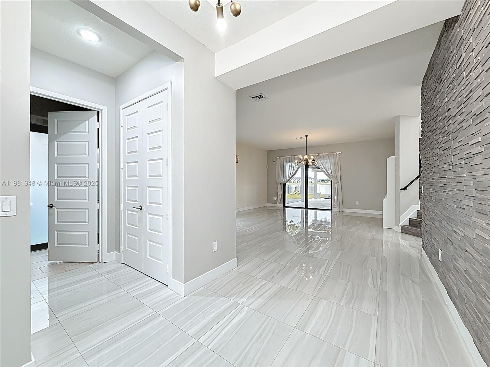 DUNNWOODY LAKE - Residential Lease