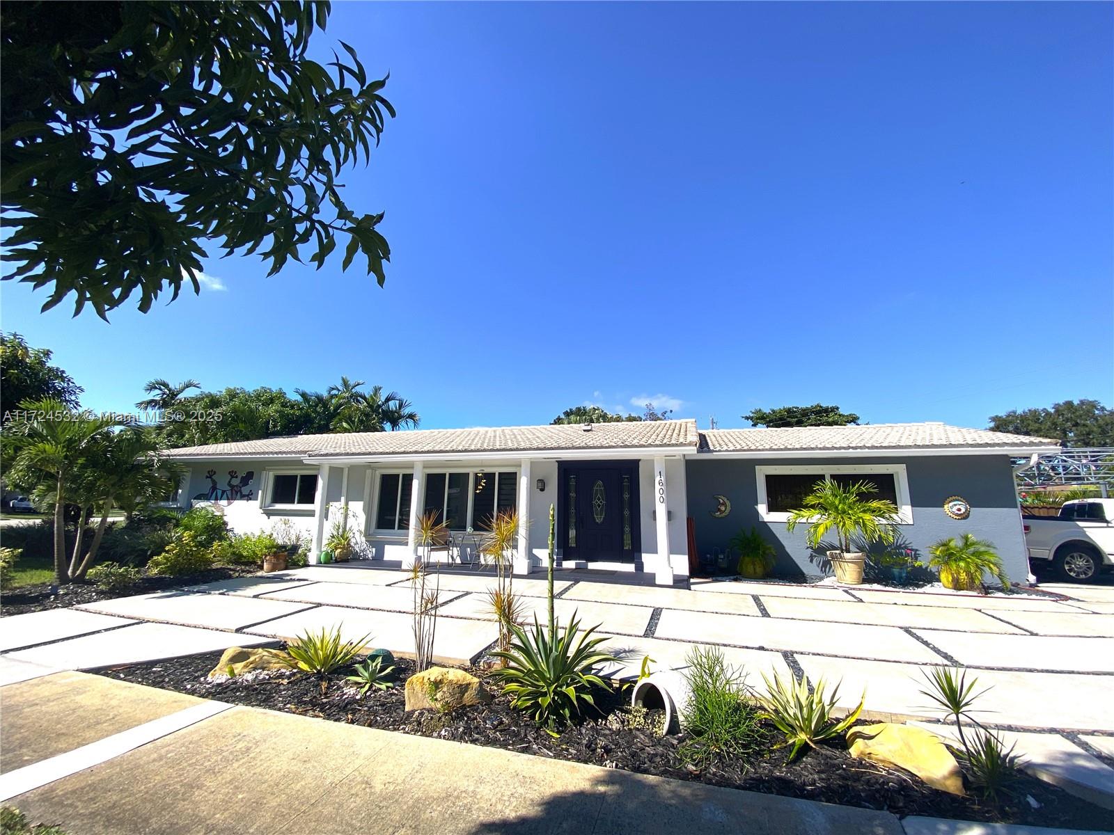 1600 Yale Dr, Hollywood, Broward County, Florida - 4 Bedrooms  
3 Bathrooms - 