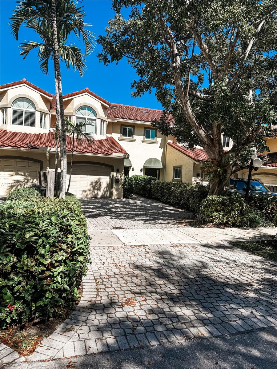 Property for Sale at 1315 Ne 1st St 2, Fort Lauderdale, Broward County, Florida - Bedrooms: 3 
Bathrooms: 3  - $885,000