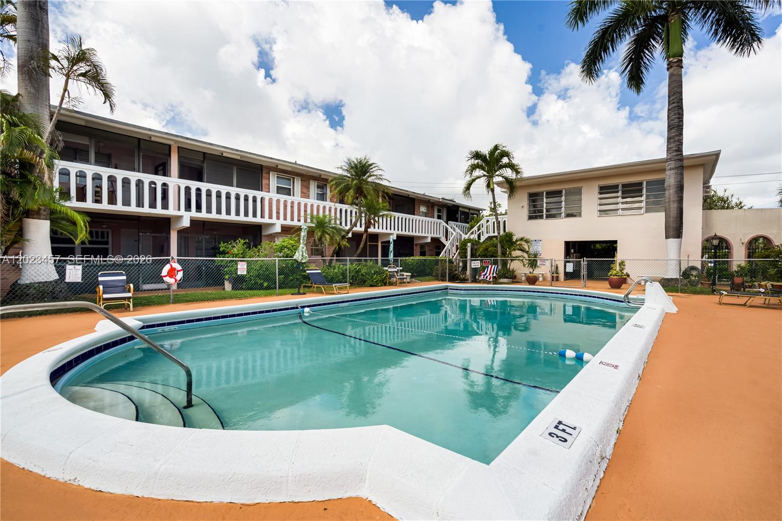 ELDORADO COUNTRY CLUB APT - Residential
