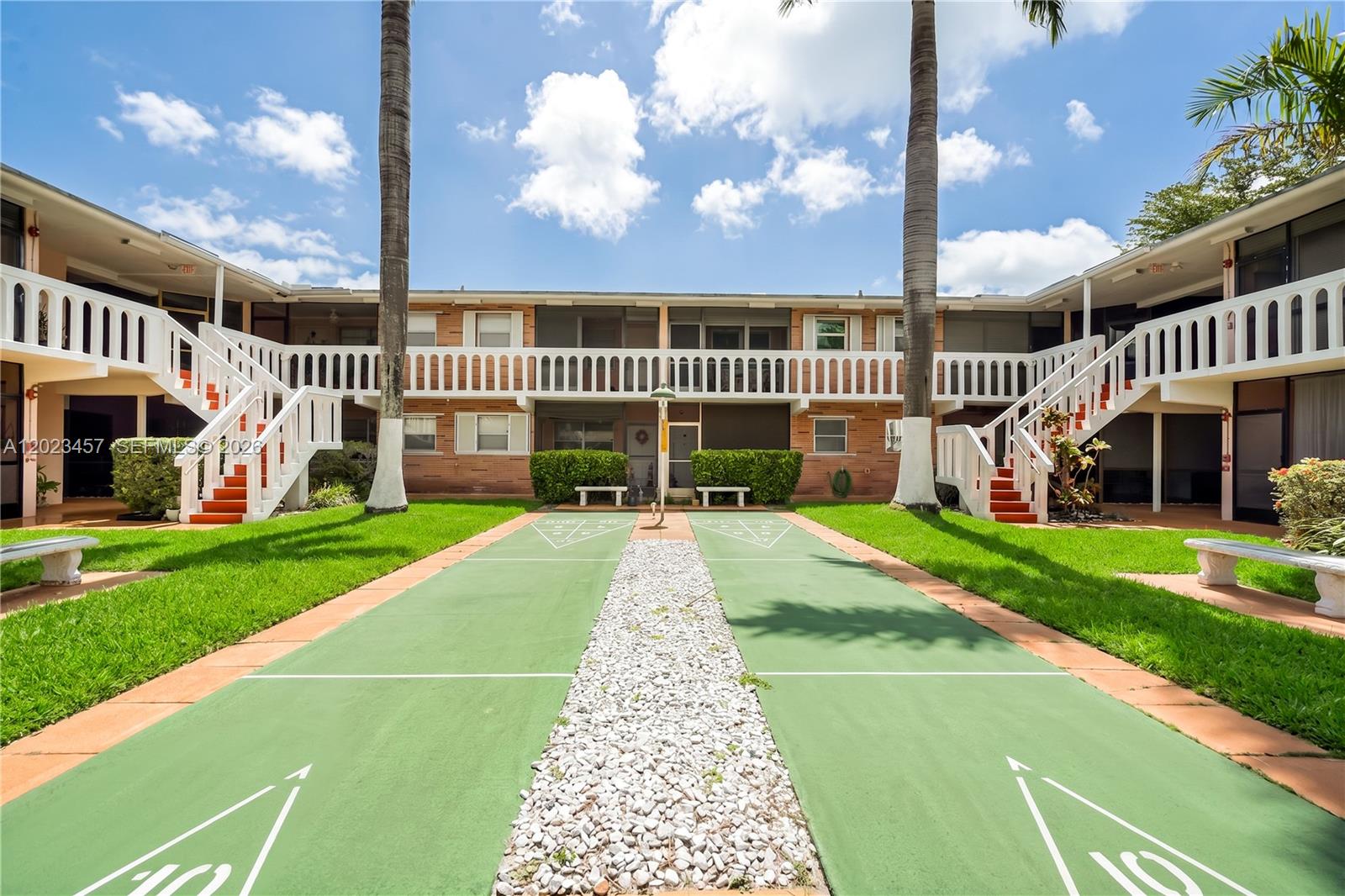 ELDORADO COUNTRY CLUB APT - Residential