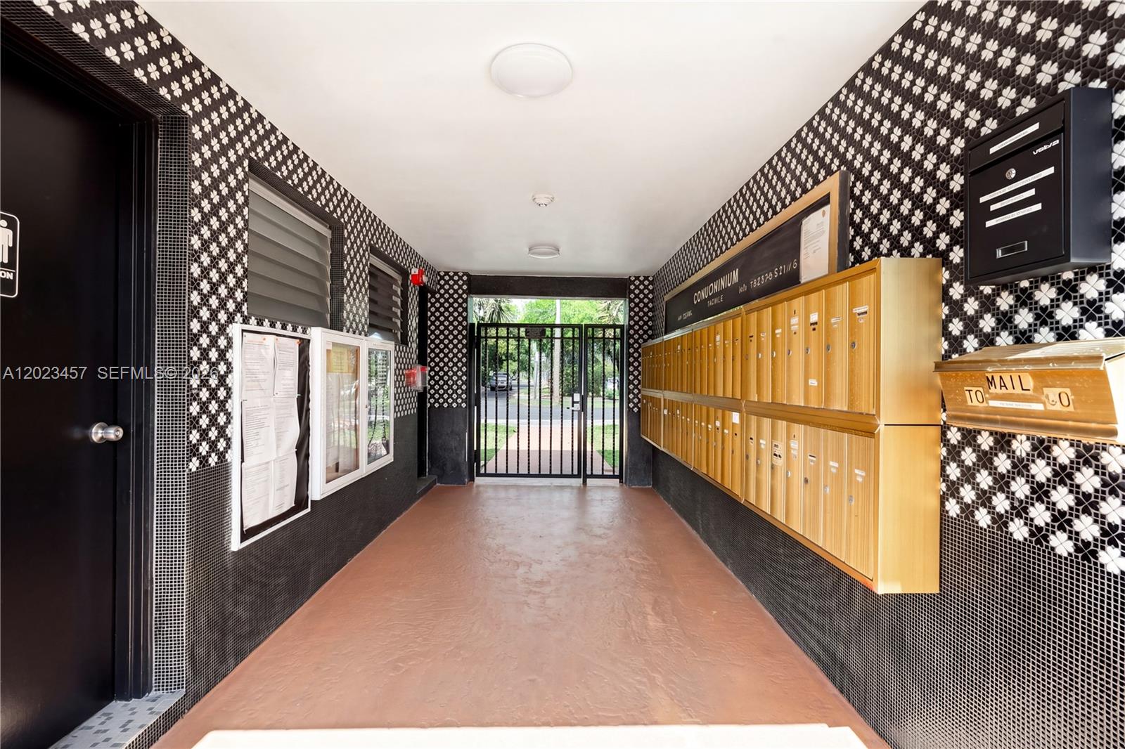 ELDORADO COUNTRY CLUB APT - Residential
