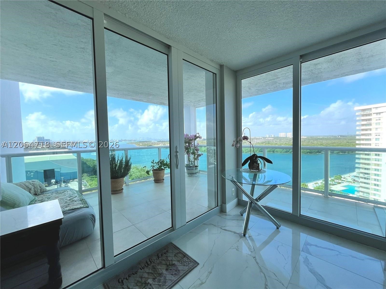 100 Bayview Dr 1827