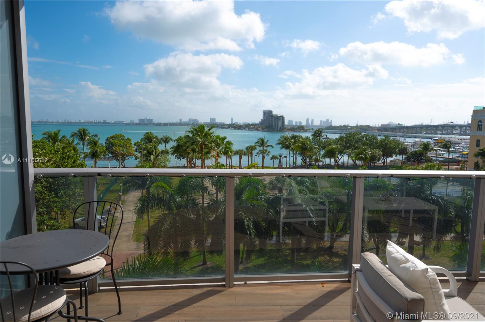 ARIA ON THE BAY CONDO - Residential