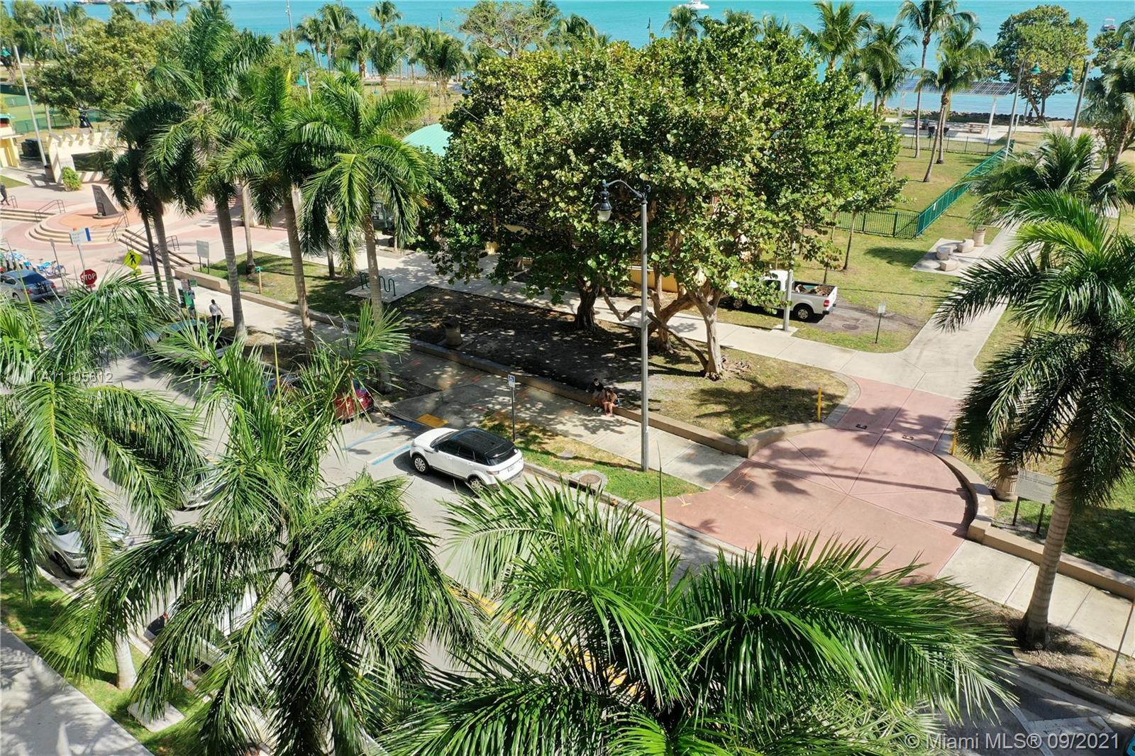 ARIA ON THE BAY CONDO - Residential