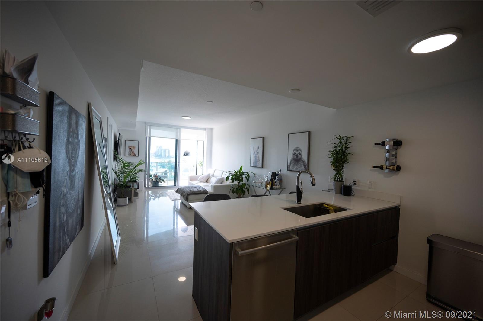 ARIA ON THE BAY CONDO - Residential