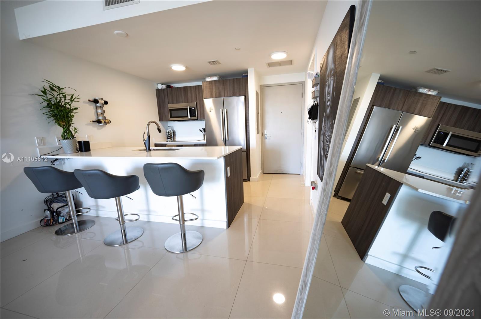 ARIA ON THE BAY CONDO - Residential