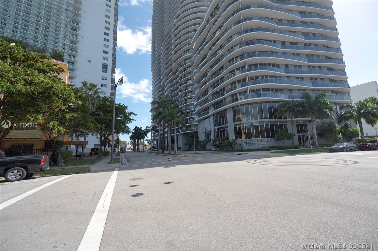 ARIA ON THE BAY CONDO - Residential