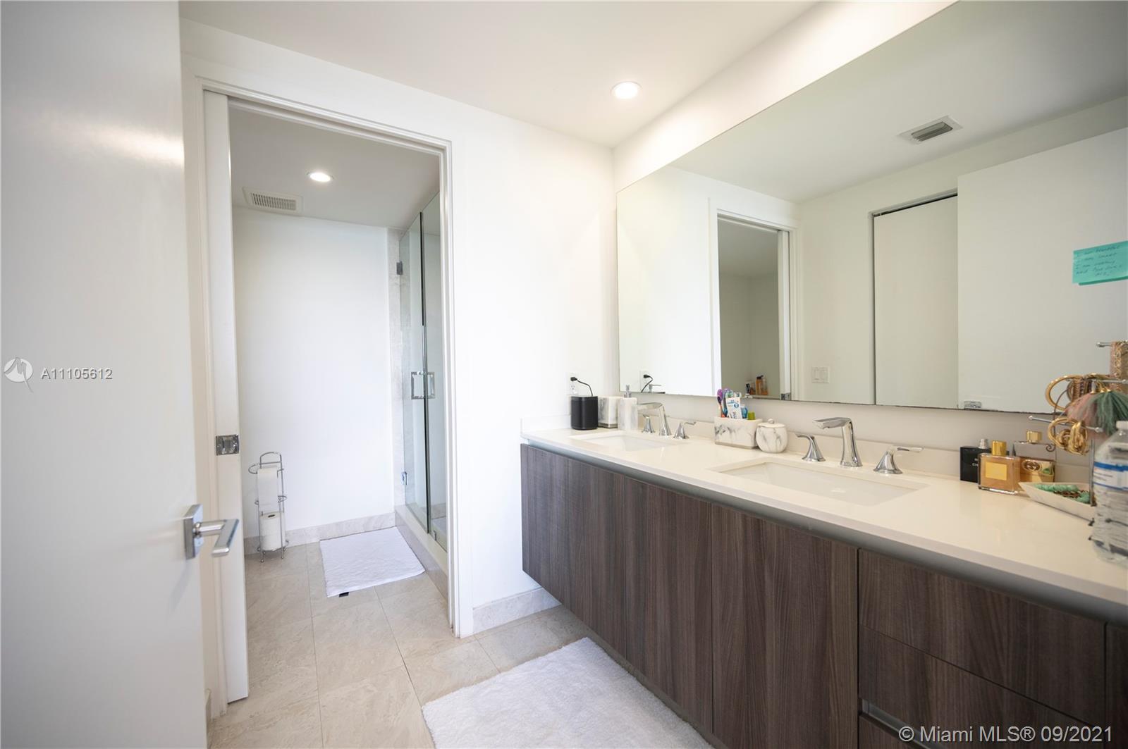 ARIA ON THE BAY CONDO - Residential