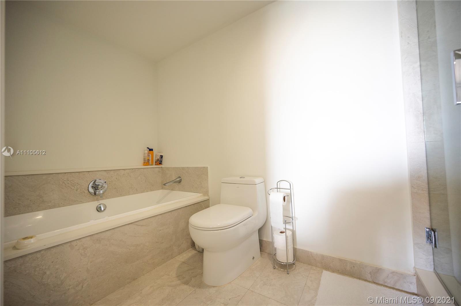ARIA ON THE BAY CONDO - Residential