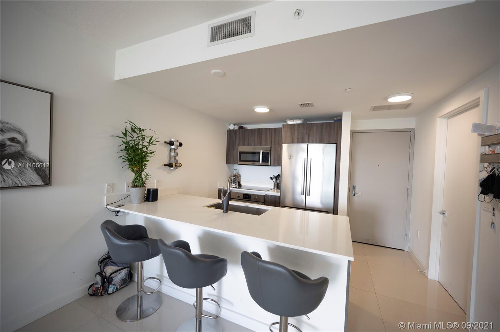 ARIA ON THE BAY CONDO - Residential