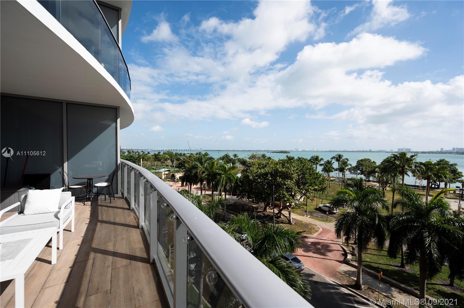 ARIA ON THE BAY CONDO - Residential