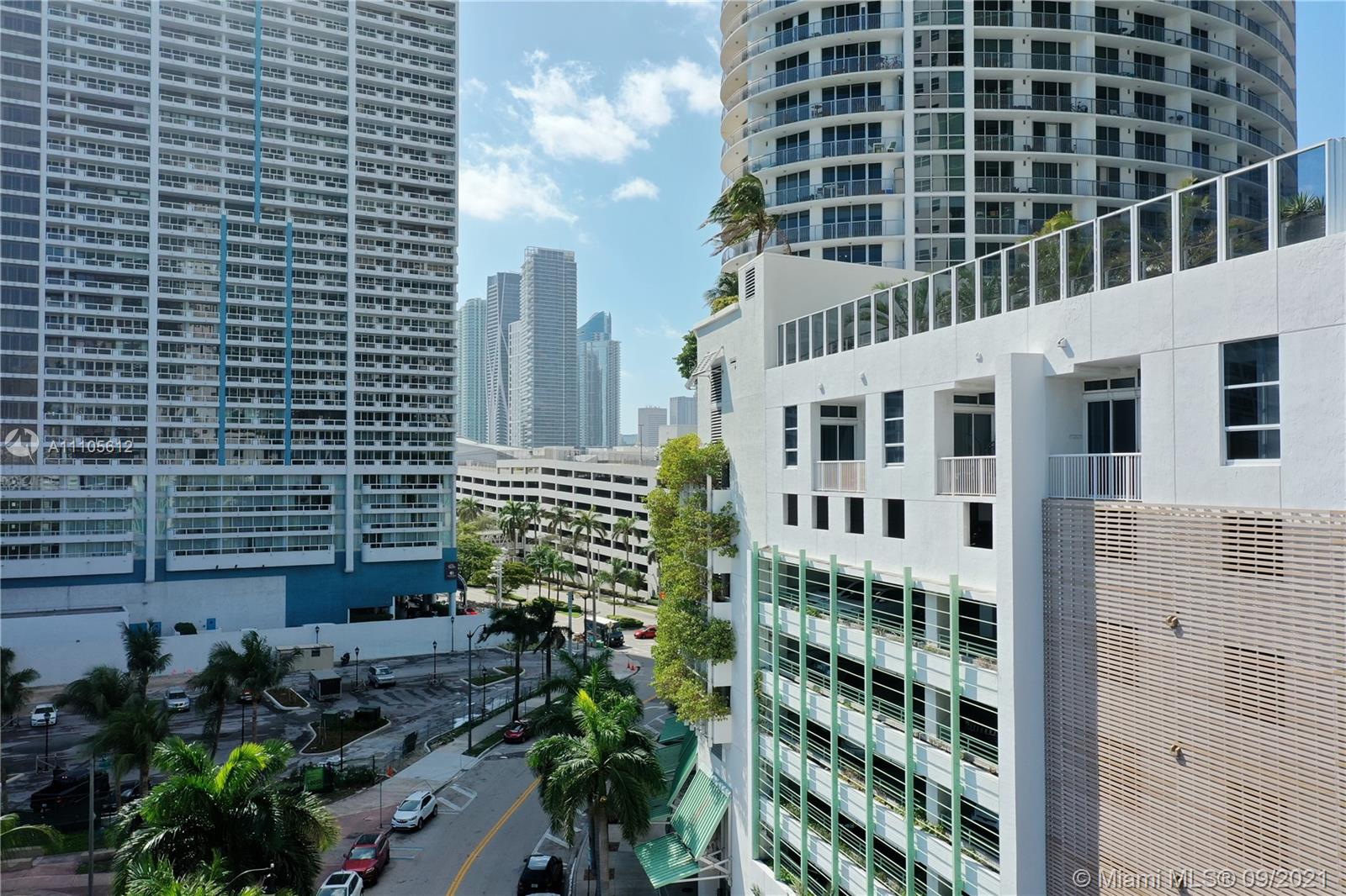 ARIA ON THE BAY CONDO - Residential
