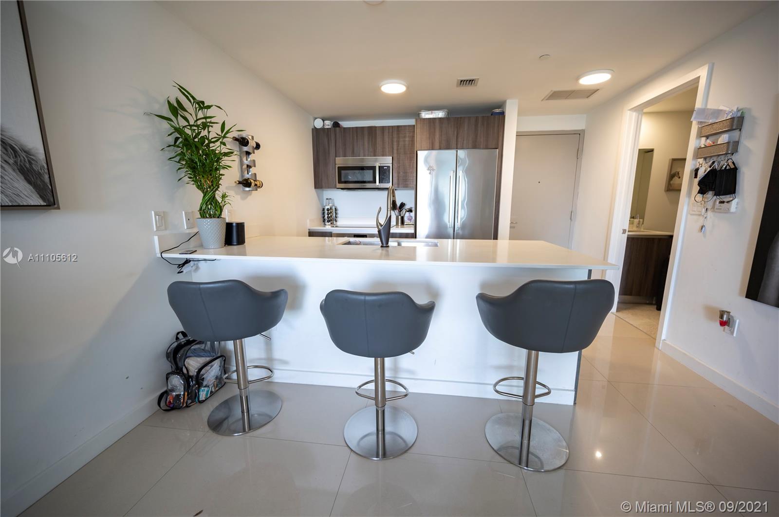 ARIA ON THE BAY CONDO - Residential