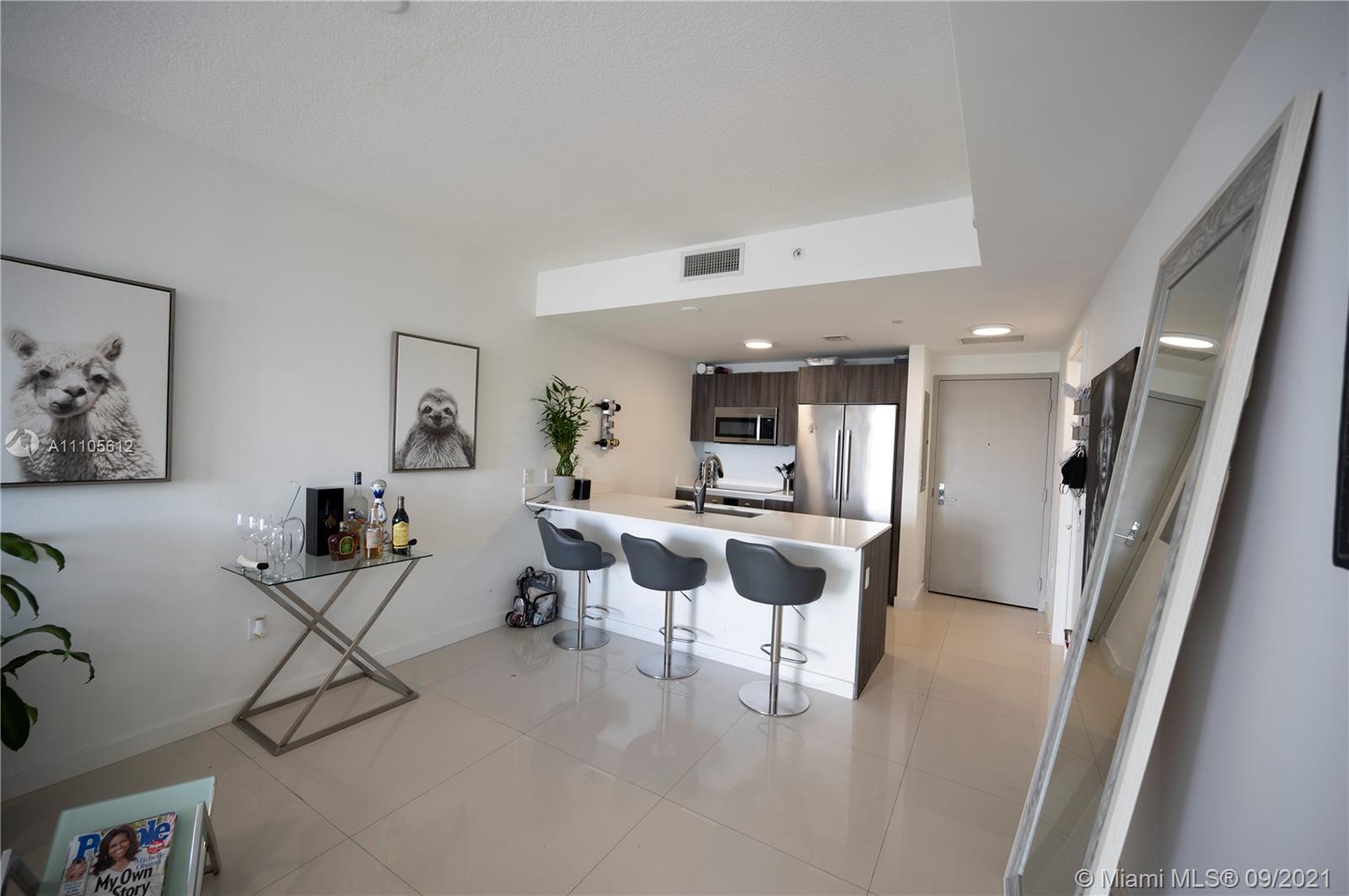 ARIA ON THE BAY CONDO - Residential