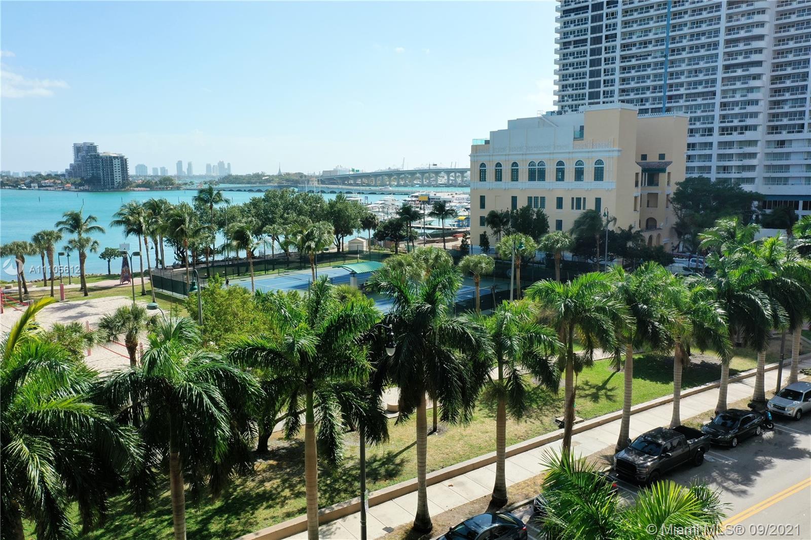 ARIA ON THE BAY CONDO - Residential