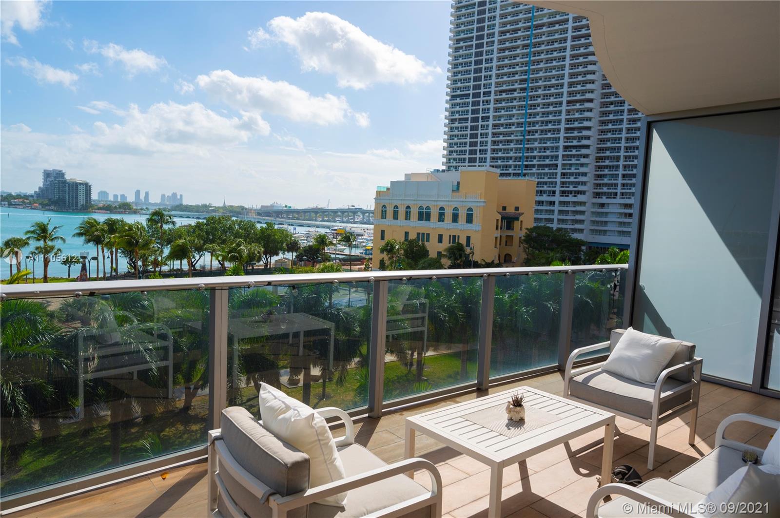ARIA ON THE BAY CONDO - Residential