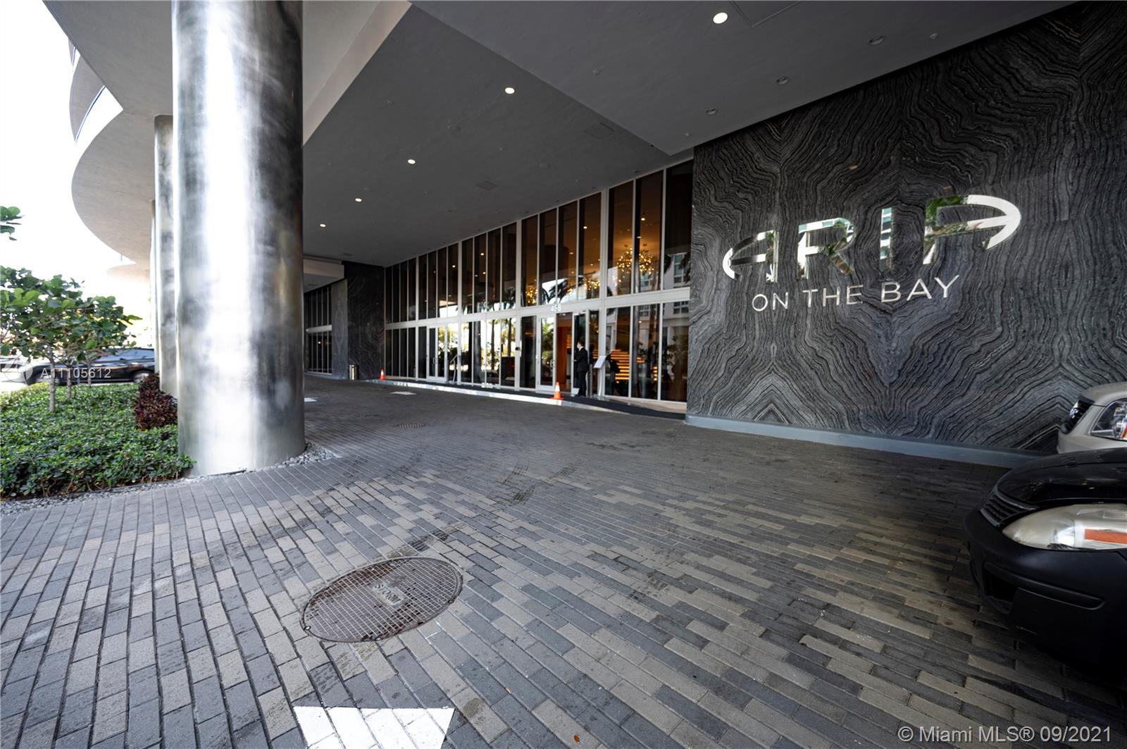 ARIA ON THE BAY CONDO - Residential