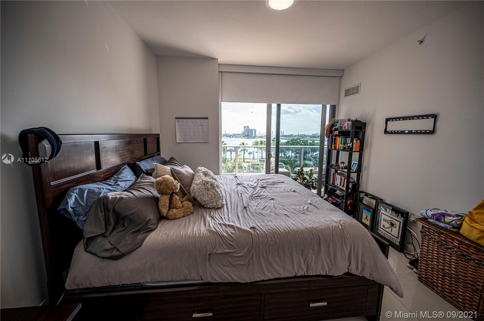 ARIA ON THE BAY CONDO - Residential