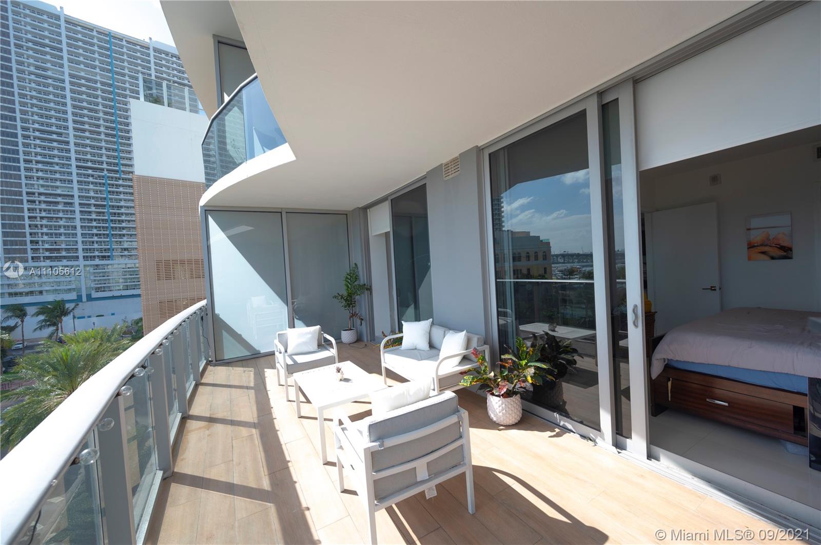 ARIA ON THE BAY CONDO - Residential