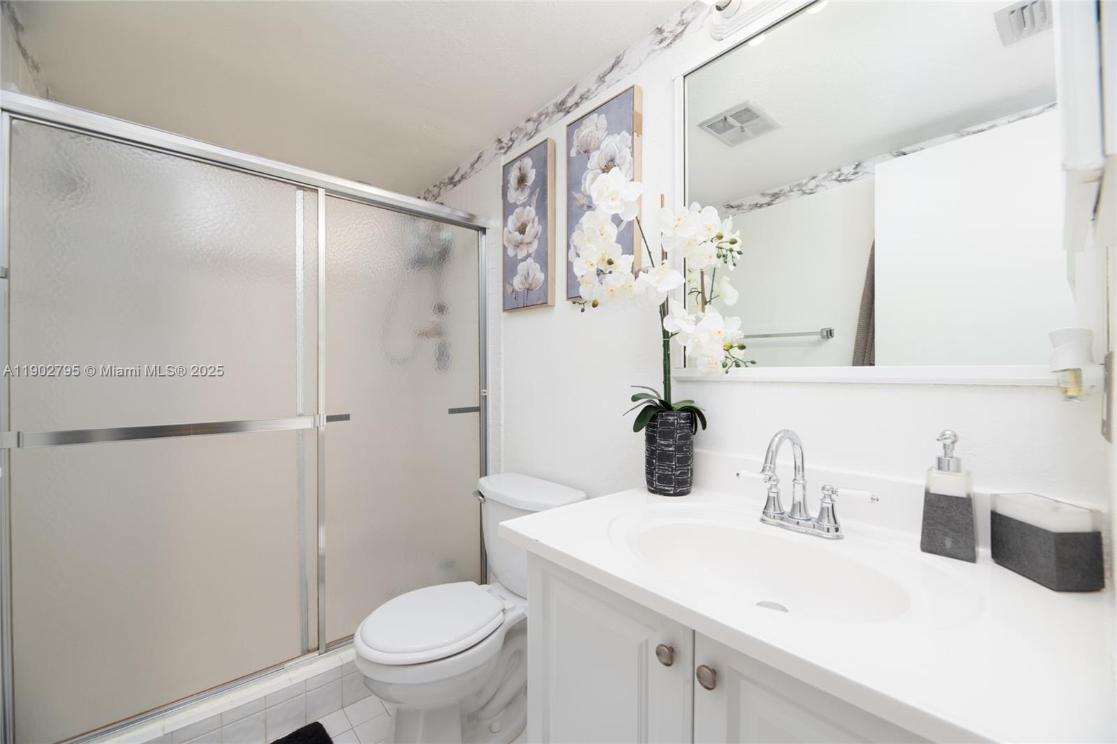 HAMMOCKS-LAKE FOREST COND - Residential