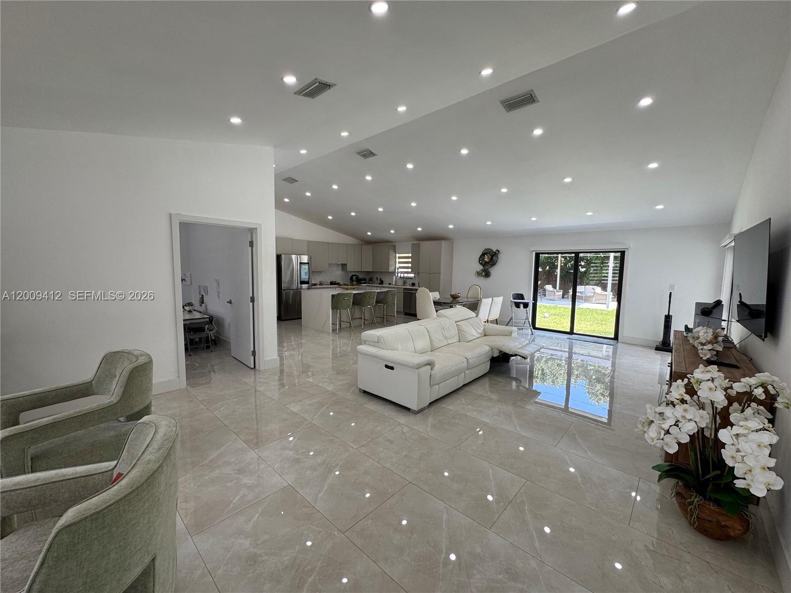 AMEND PLAT OF REDAVO ESTA - Residential