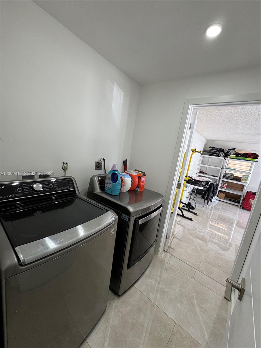 AMEND PLAT OF REDAVO ESTA - Residential