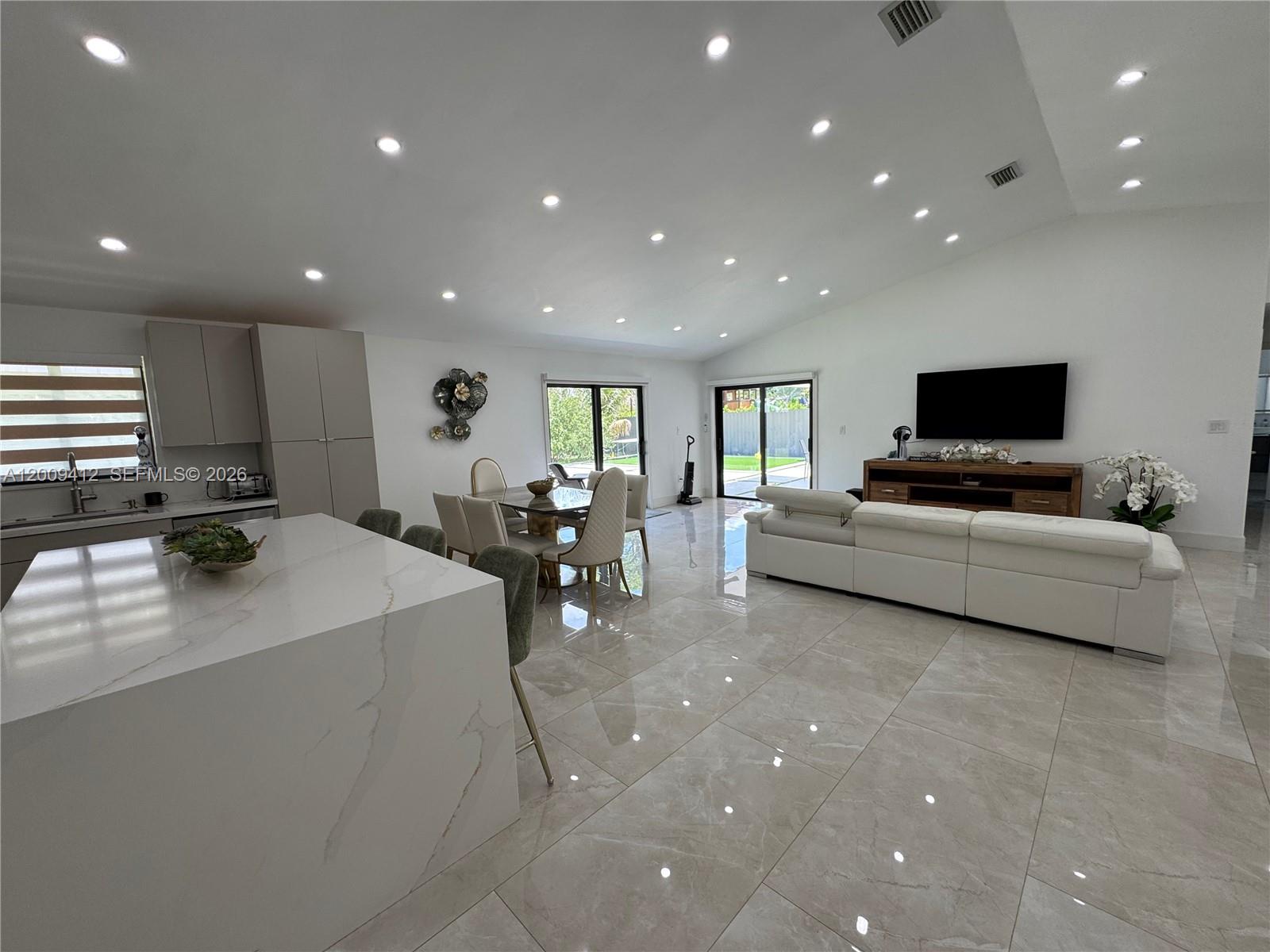 AMEND PLAT OF REDAVO ESTA - Residential