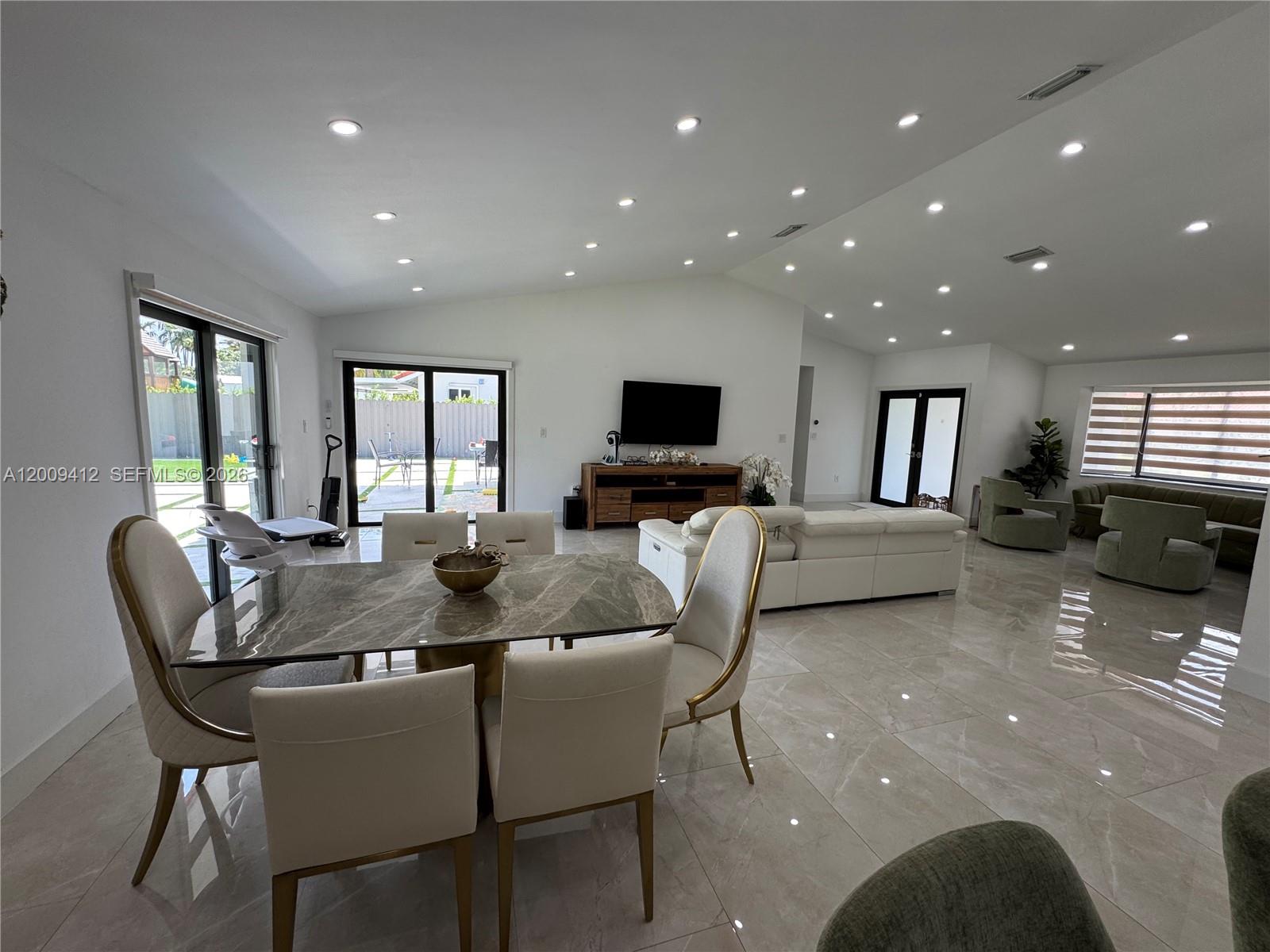 AMEND PLAT OF REDAVO ESTA - Residential