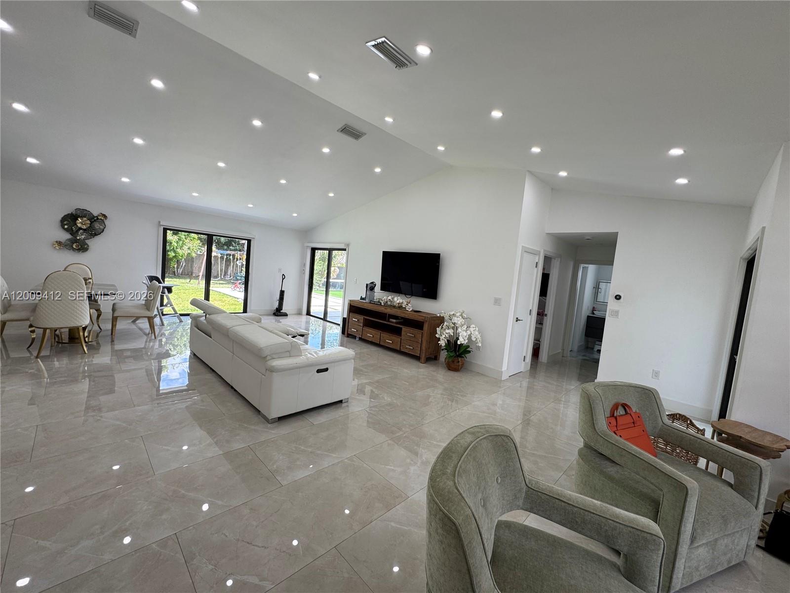 AMEND PLAT OF REDAVO ESTA - Residential