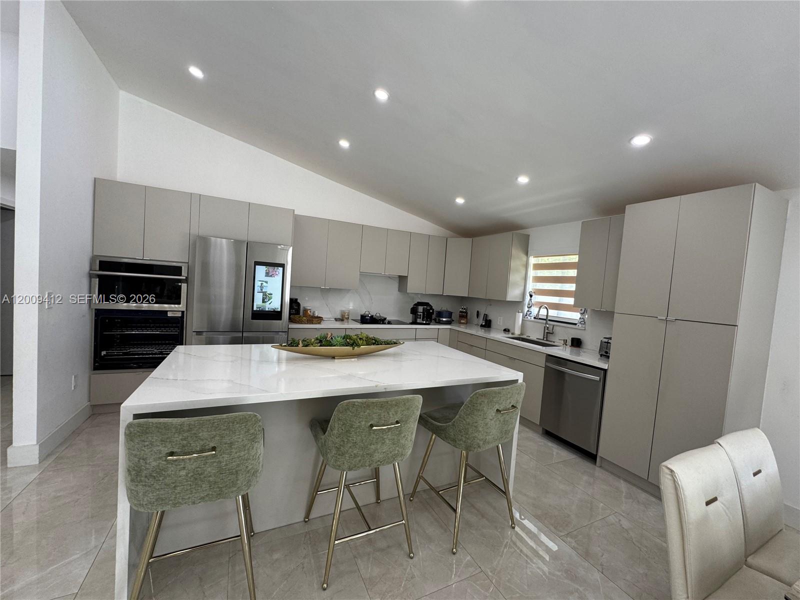 AMEND PLAT OF REDAVO ESTA - Residential