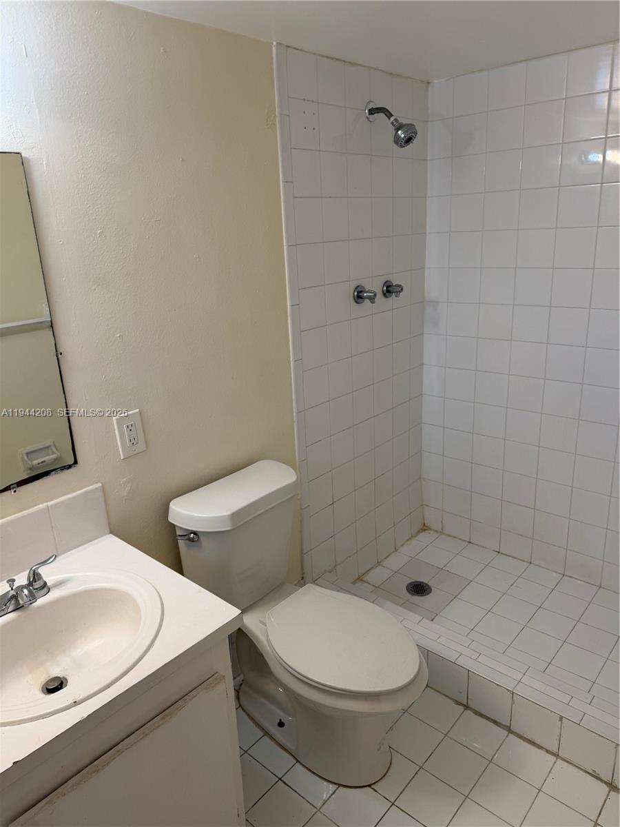 OLA CONDO - Residential Lease