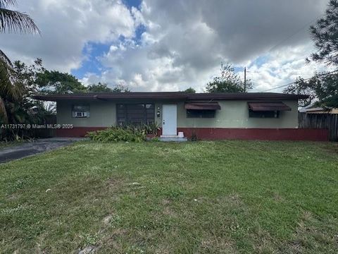201 SW 65th Ter Pembroke Pines FL 33023