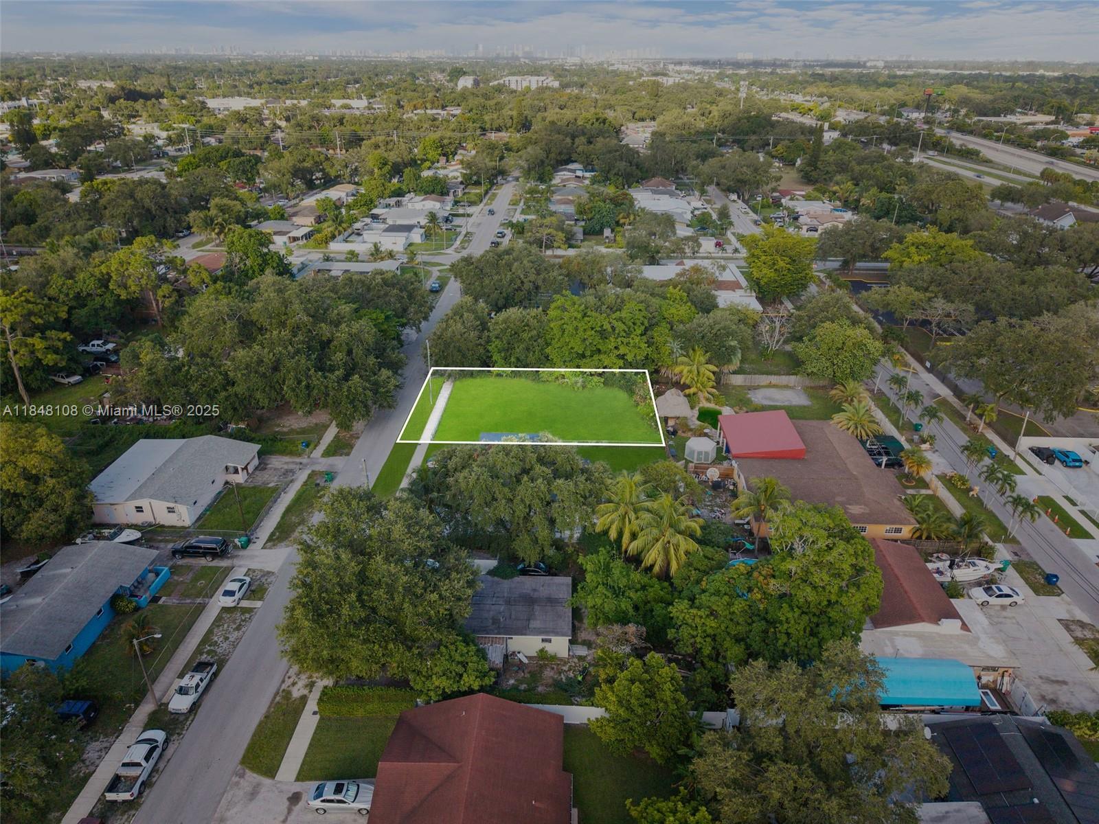 MIAMI GDNS REV - Land