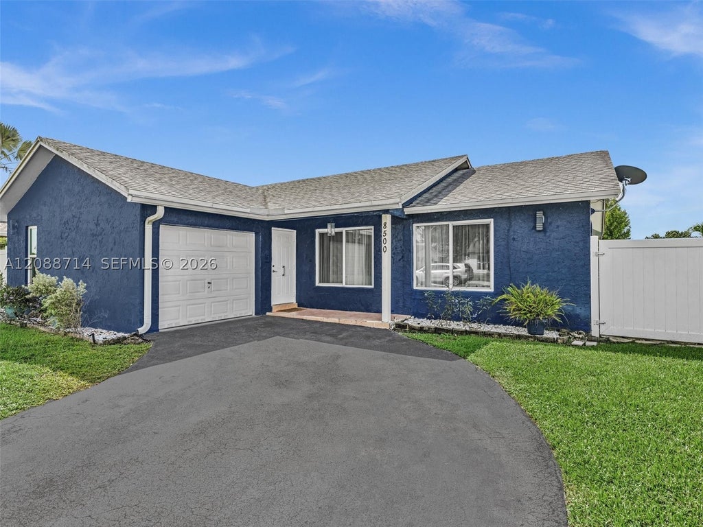 Photo of 8500 NW 7th St, Pembroke Pines, FL 33024 (MLS # A12088714)