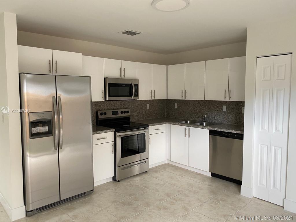 VISTA VERDE CLUSTERS UNIT - Residential