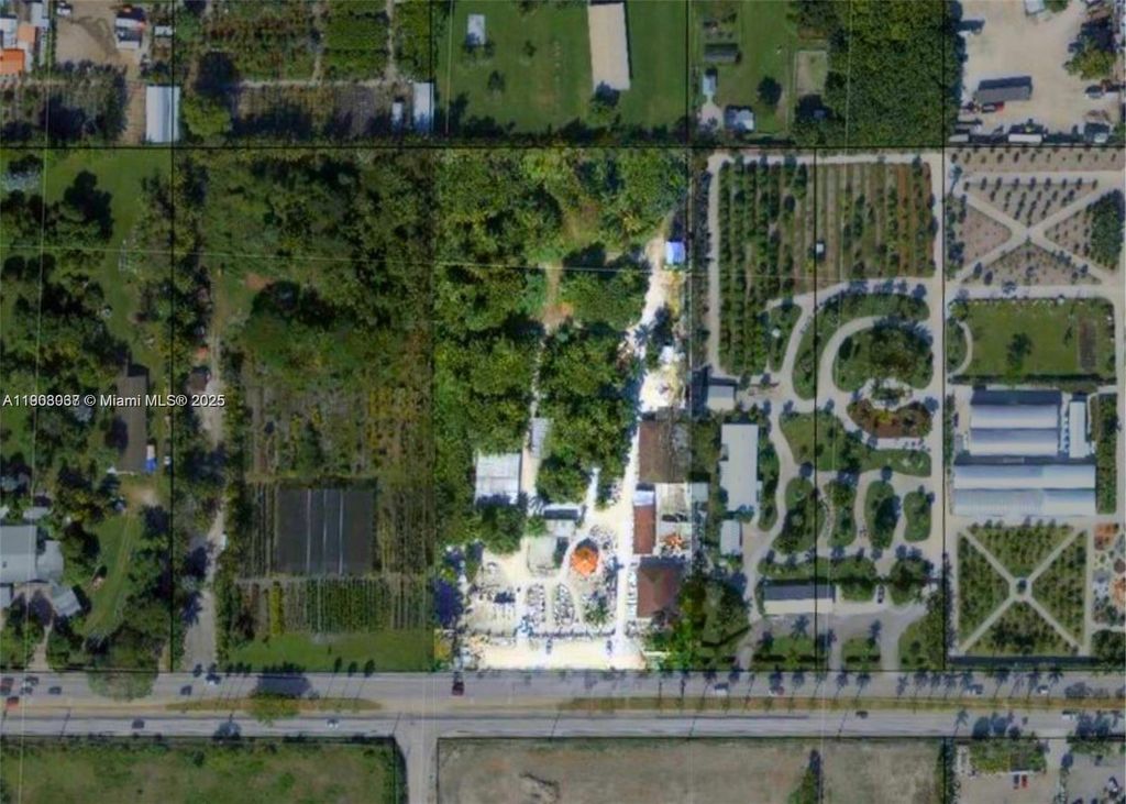 Photo of 12475 SW 56th St, Miami, FL 33175 (MLS # A11903037)