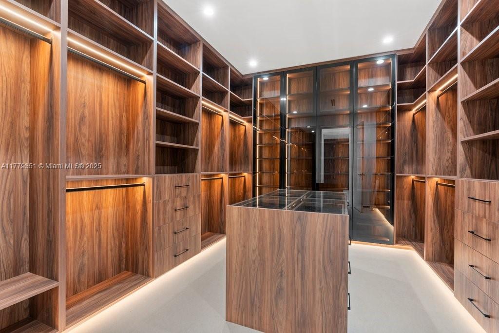 WILTON MANORS - Residential