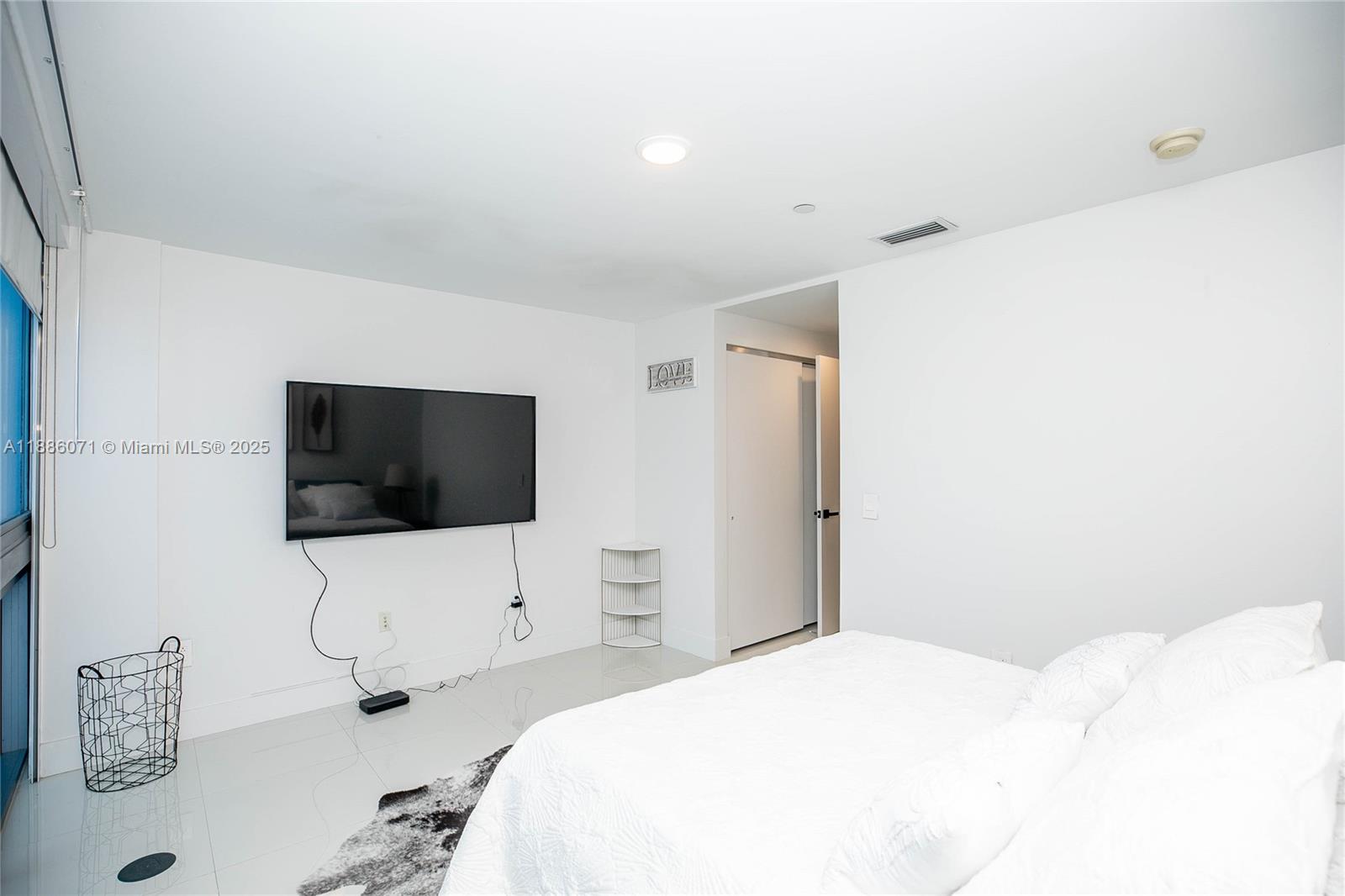 ARTECH RESIDENCES AT AVEN - Residential Lease