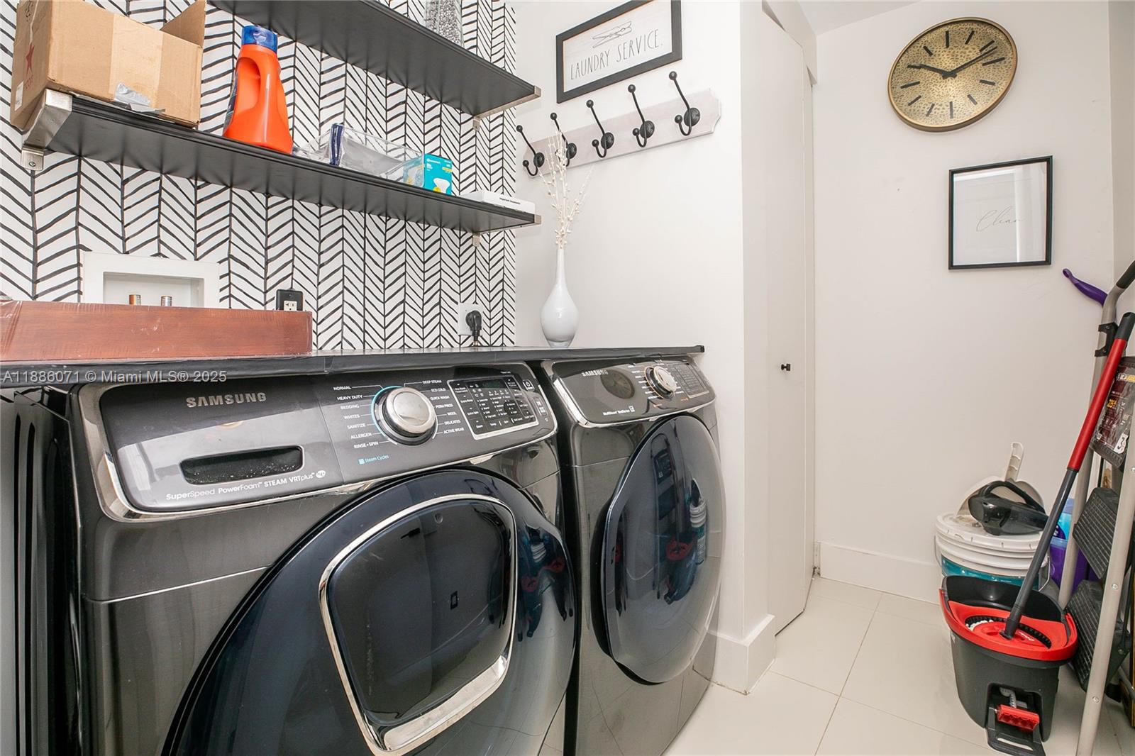 ARTECH RESIDENCES AT AVEN - Residential Lease