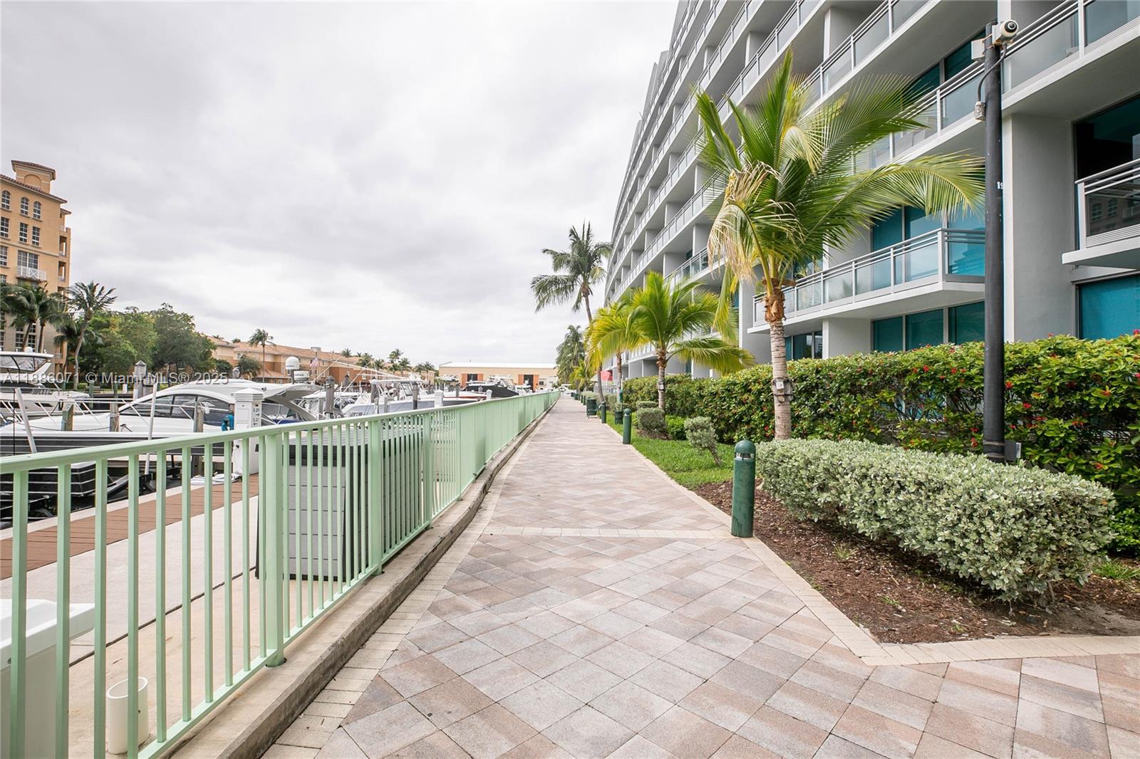 ARTECH RESIDENCES AT AVEN - Residential Lease