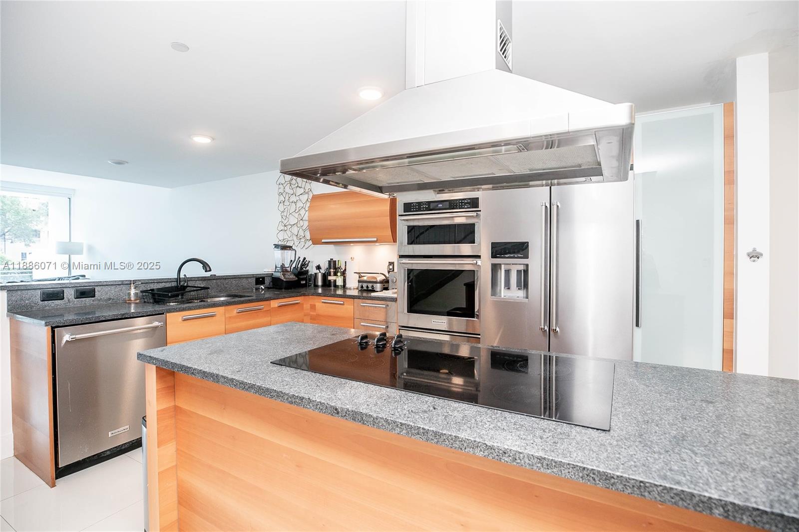 ARTECH RESIDENCES AT AVEN - Residential Lease